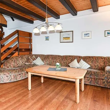 Holiday home Linda *